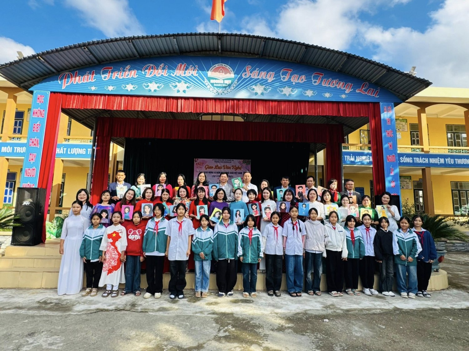 SINH HOẠT CHUYÊN MÔN: TRIỂN KHAI TÍCH HỢP PHÁT TRIỂN NĂNG LỰC SỐ TRONG DẠY HỌC